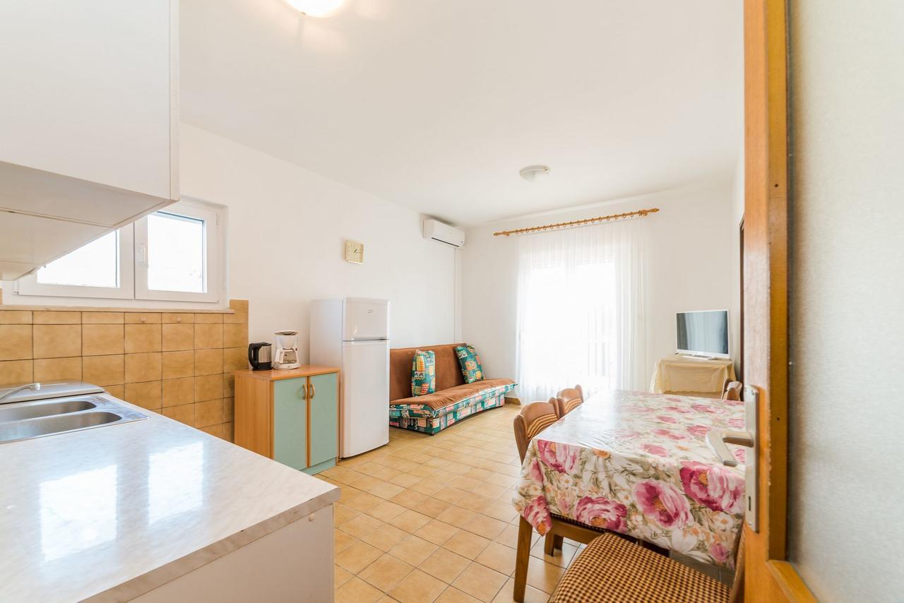 Apartments Ivica - With Parking Nin Exterior foto